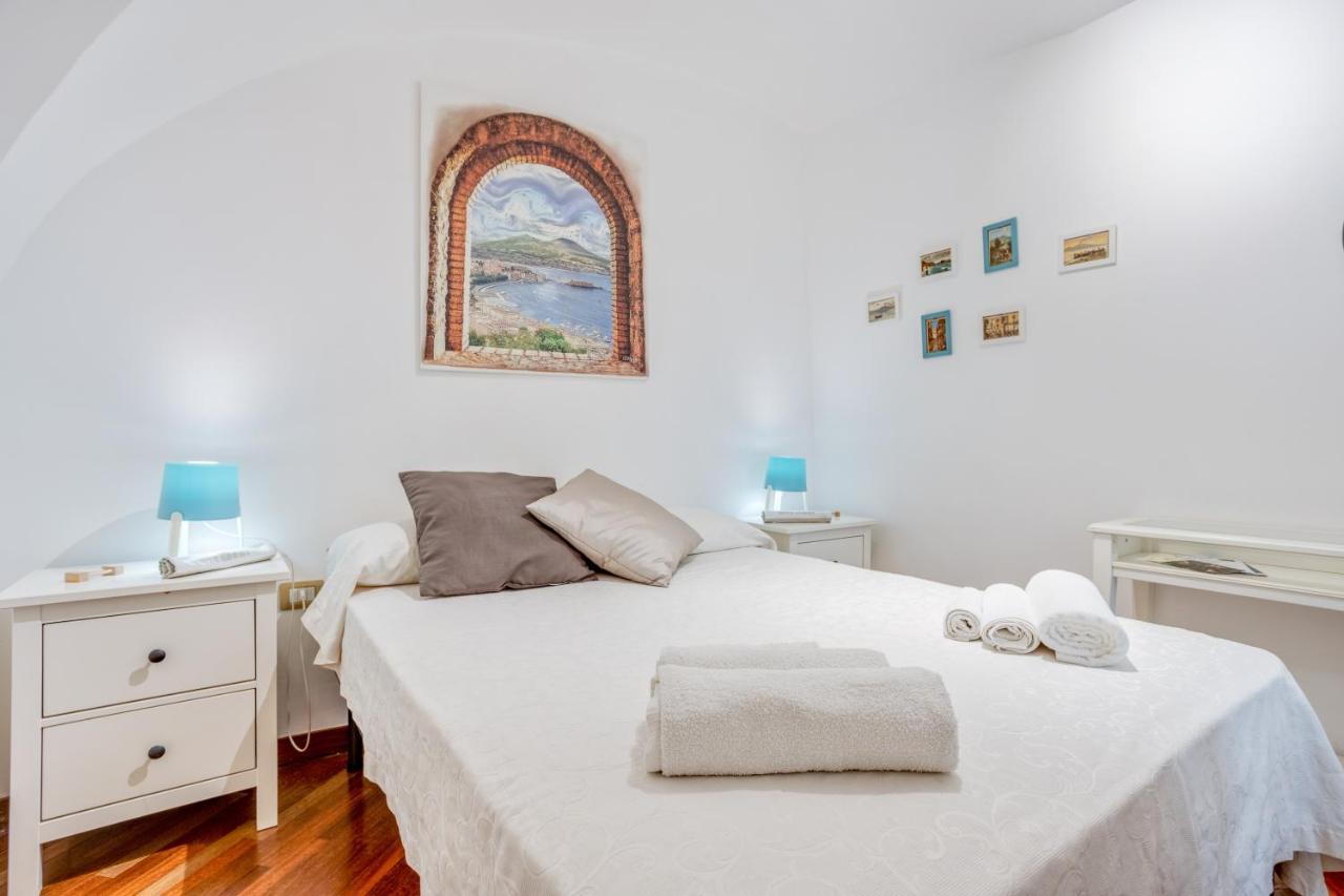Guesthost - Casa Querida Central & Elegant Flat Неаполь Экстерьер фото