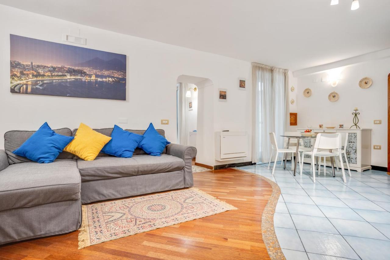 Guesthost - Casa Querida Central & Elegant Flat Неаполь Экстерьер фото